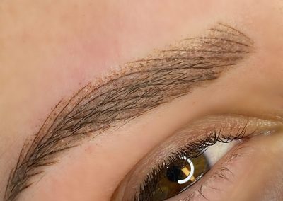 Trucco semipermanente sopracciglia