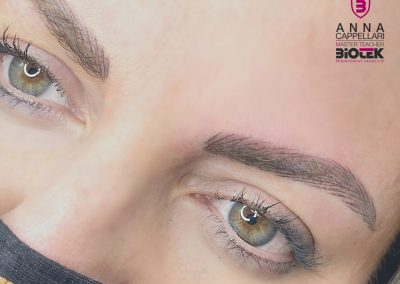 Trucco semipermanente sopracciglia